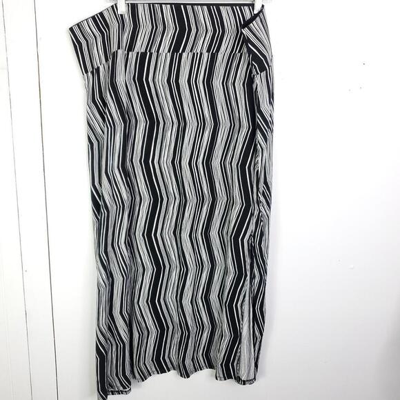 APT 9 Skirt Womens 2X Maxi Wavy Stripes Stretchy Pull On Side Slit Comfy - Picture 1 of 8